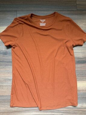 Nine West Rust-Orange Ribbed Short Sleeve Tee